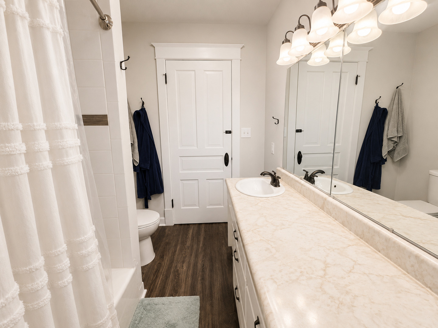 308 E Washington Street Property Photo 20