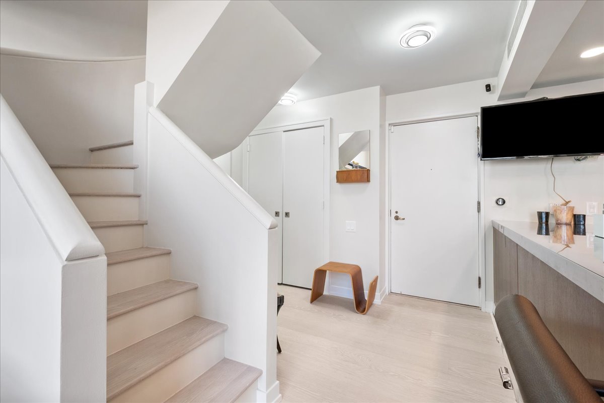 161 E Chicago Avenue 24-02 Property Photo 3