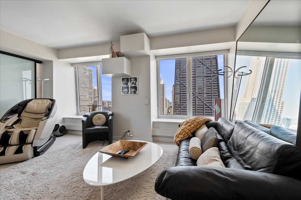 161 E Chicago Avenue 24-02 Property Photo 16