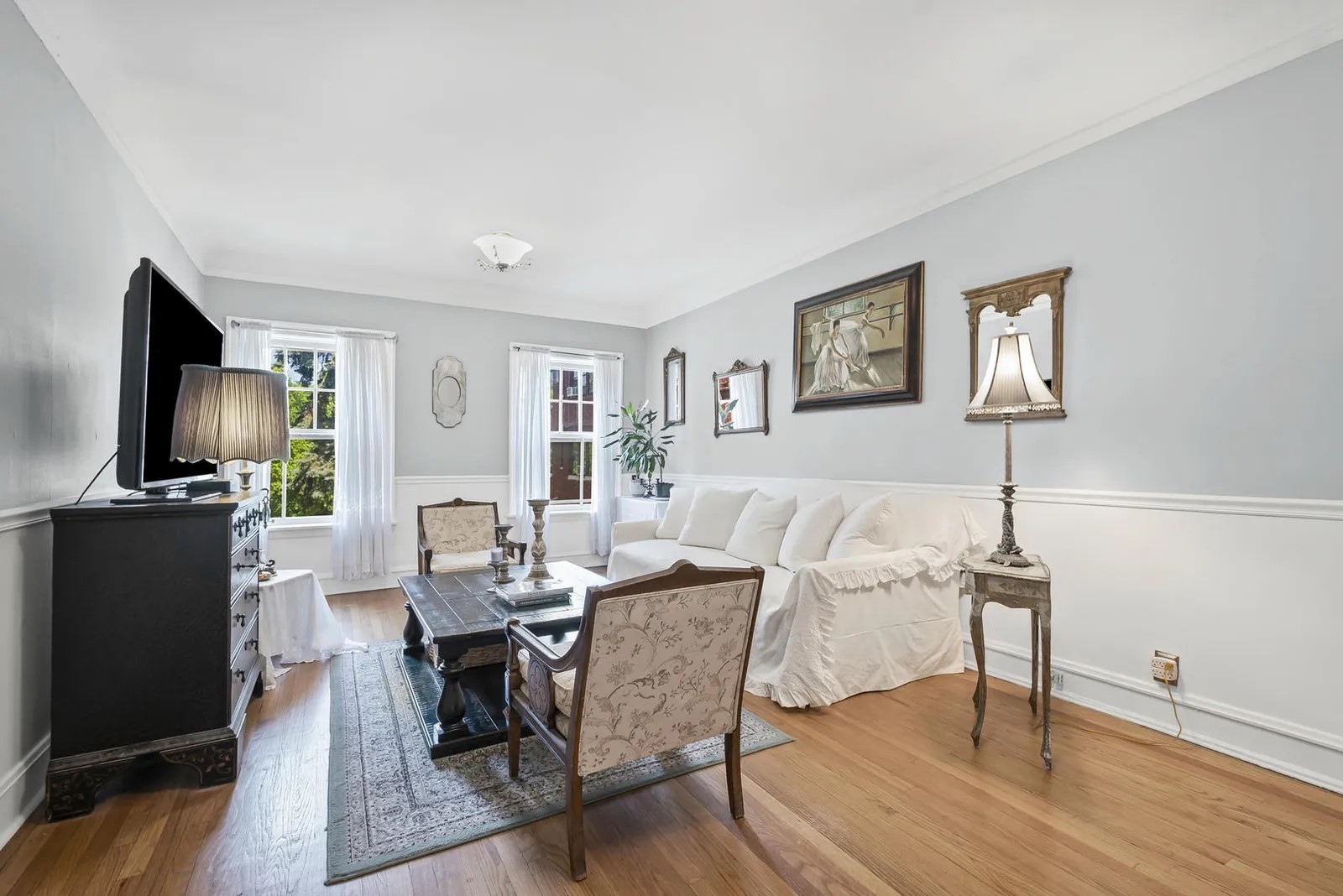 906 Oakton Street 2 Property Photo 6