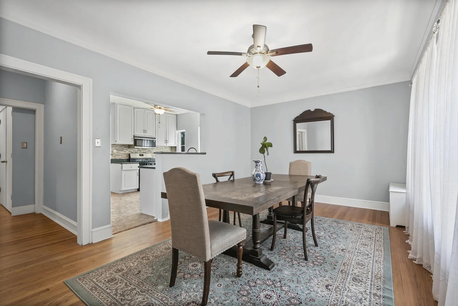 906 Oakton Street 2 Property Photo 11