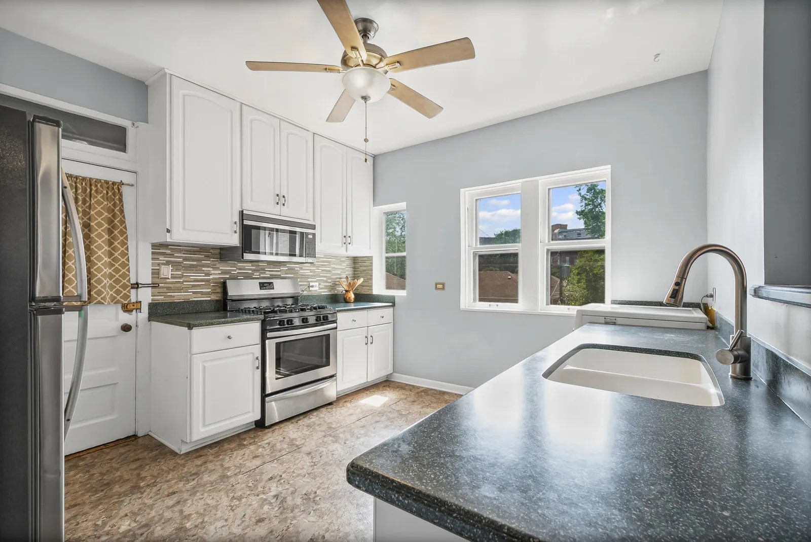 906 Oakton Street 2 Property Photo 12
