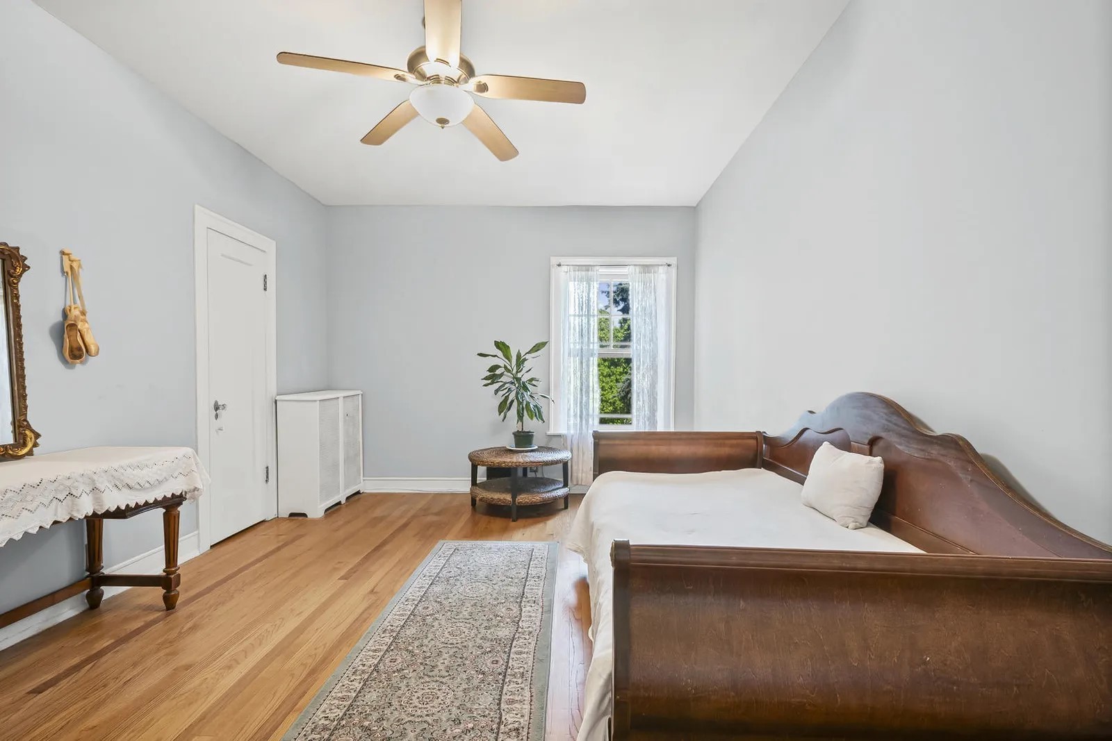 906 Oakton Street 2 Property Photo 17