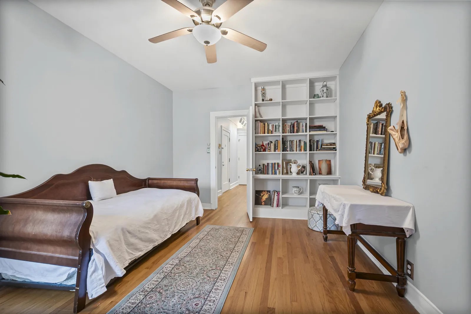 906 Oakton Street 2 Property Photo 18
