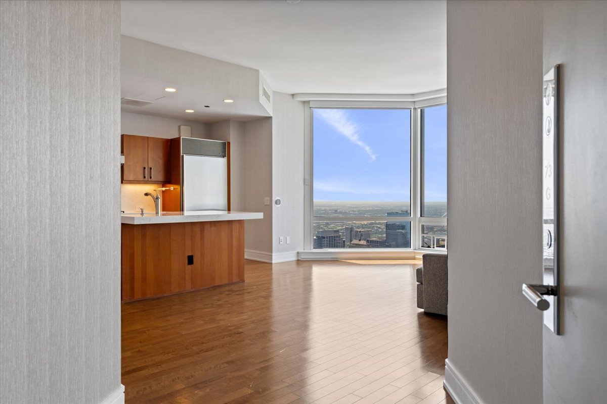 401 N Wabash Avenue 73g Property Photo 2