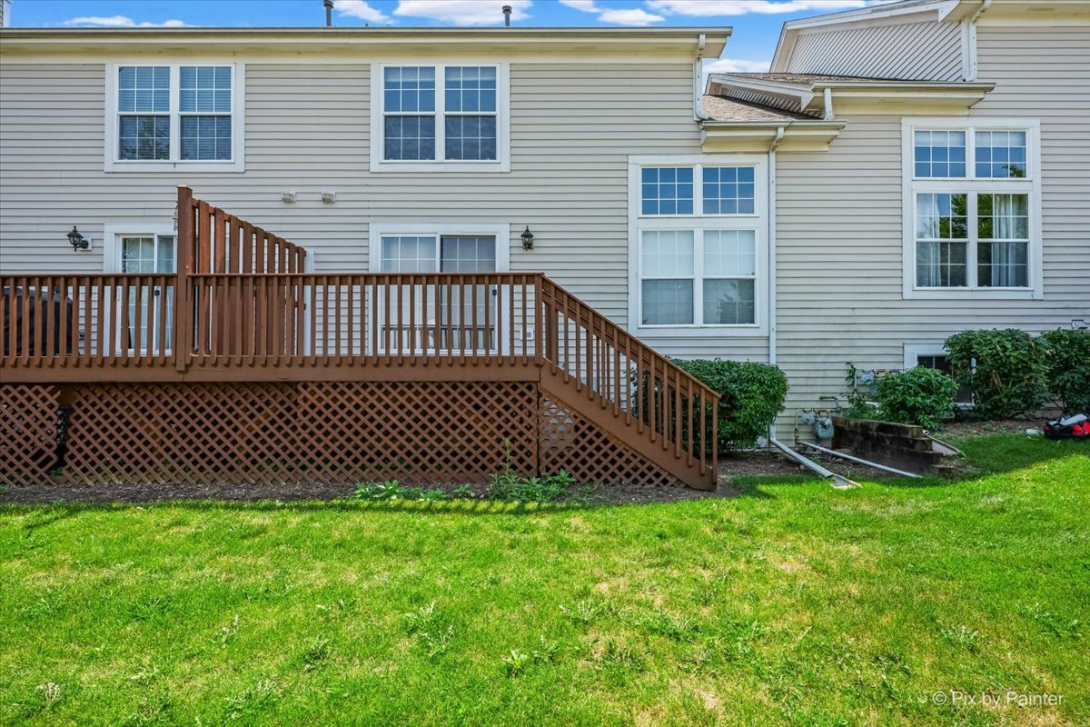 1058 E Danbury Drive Property Photo 2