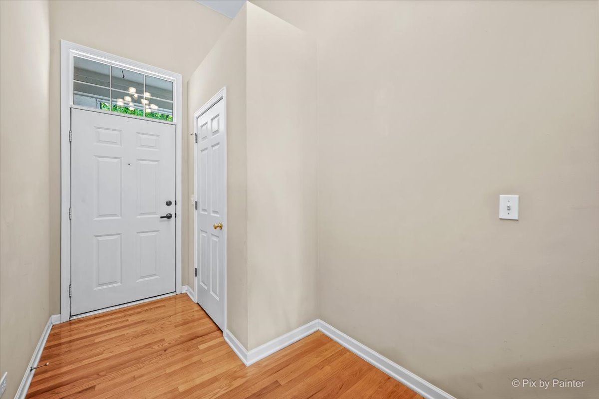 1058 E Danbury Drive Property Photo 4