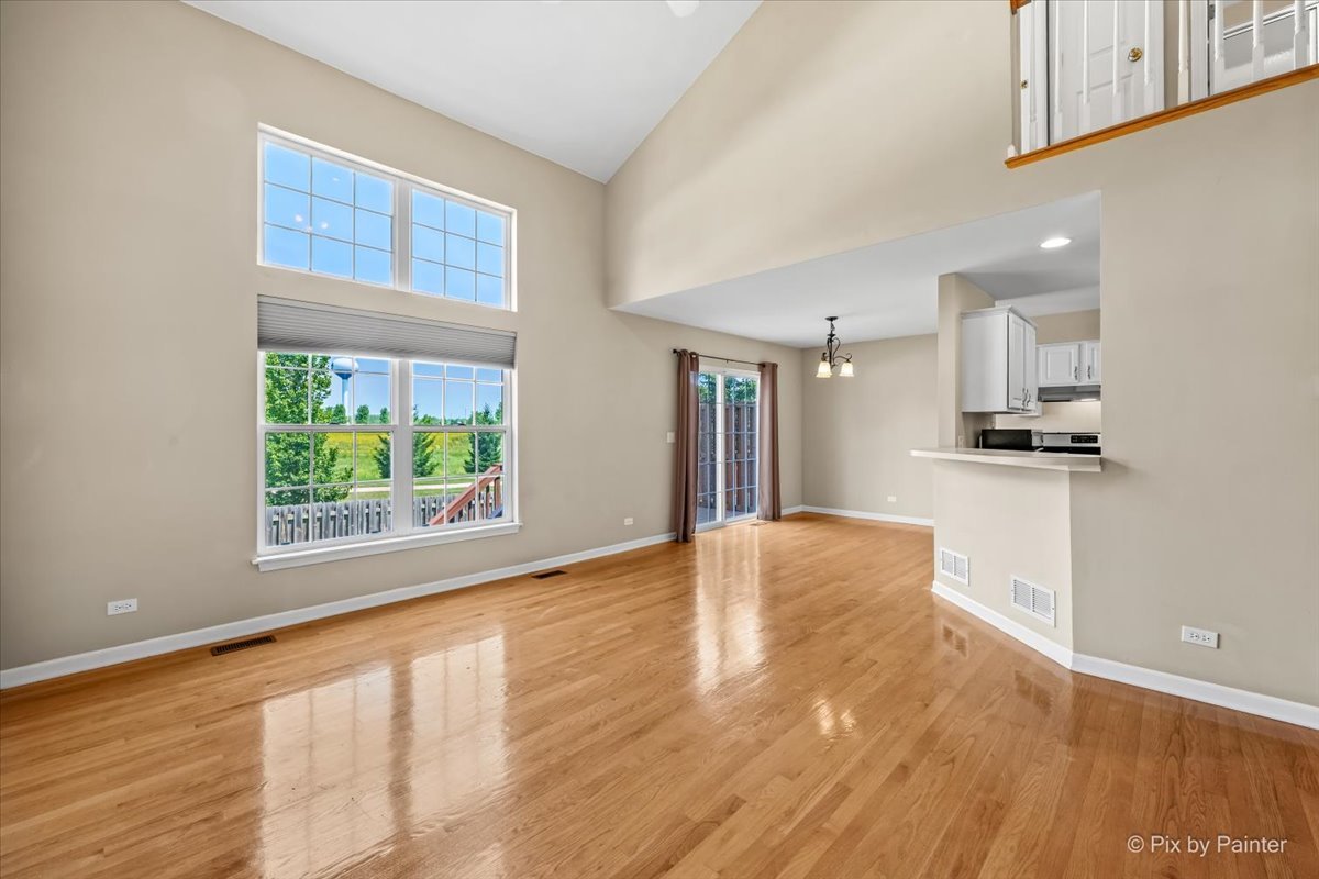 1058 E Danbury Drive Property Photo 8
