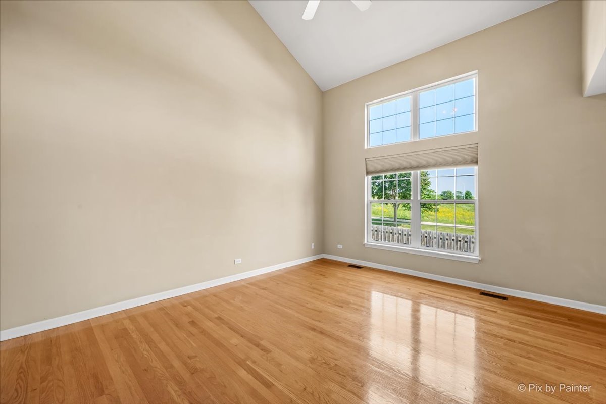 1058 E Danbury Drive Property Photo 9