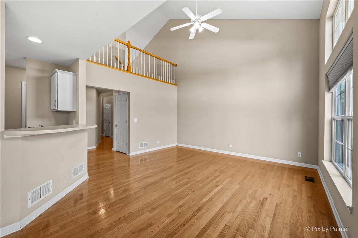 1058 E Danbury Drive Property Photo 10