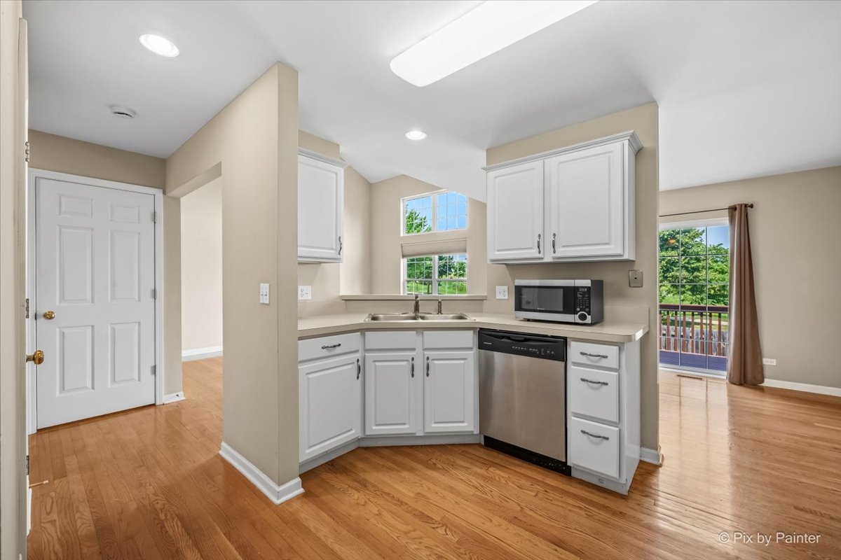 1058 E Danbury Drive Property Photo 14