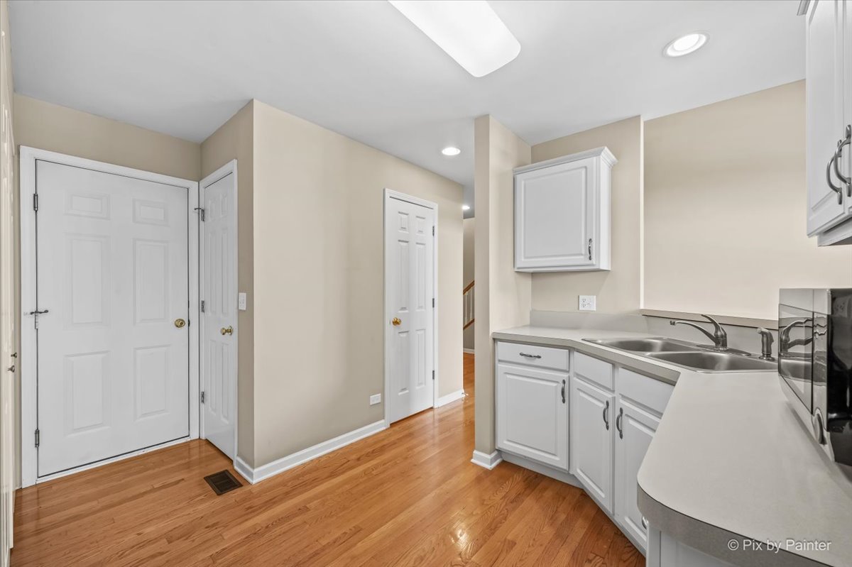 1058 E Danbury Drive Property Photo 15