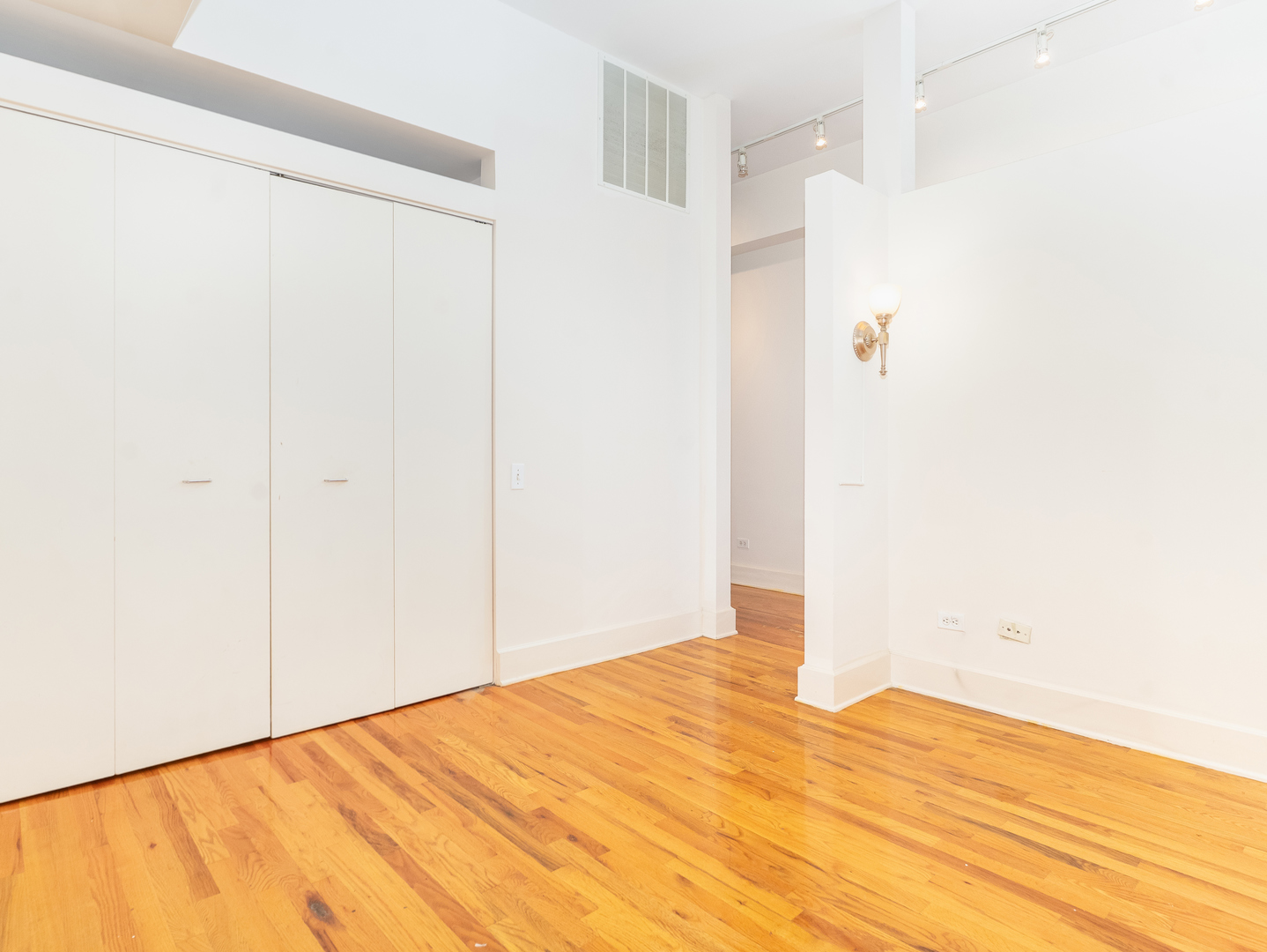 165 N Canal Street 809 Property Photo 11