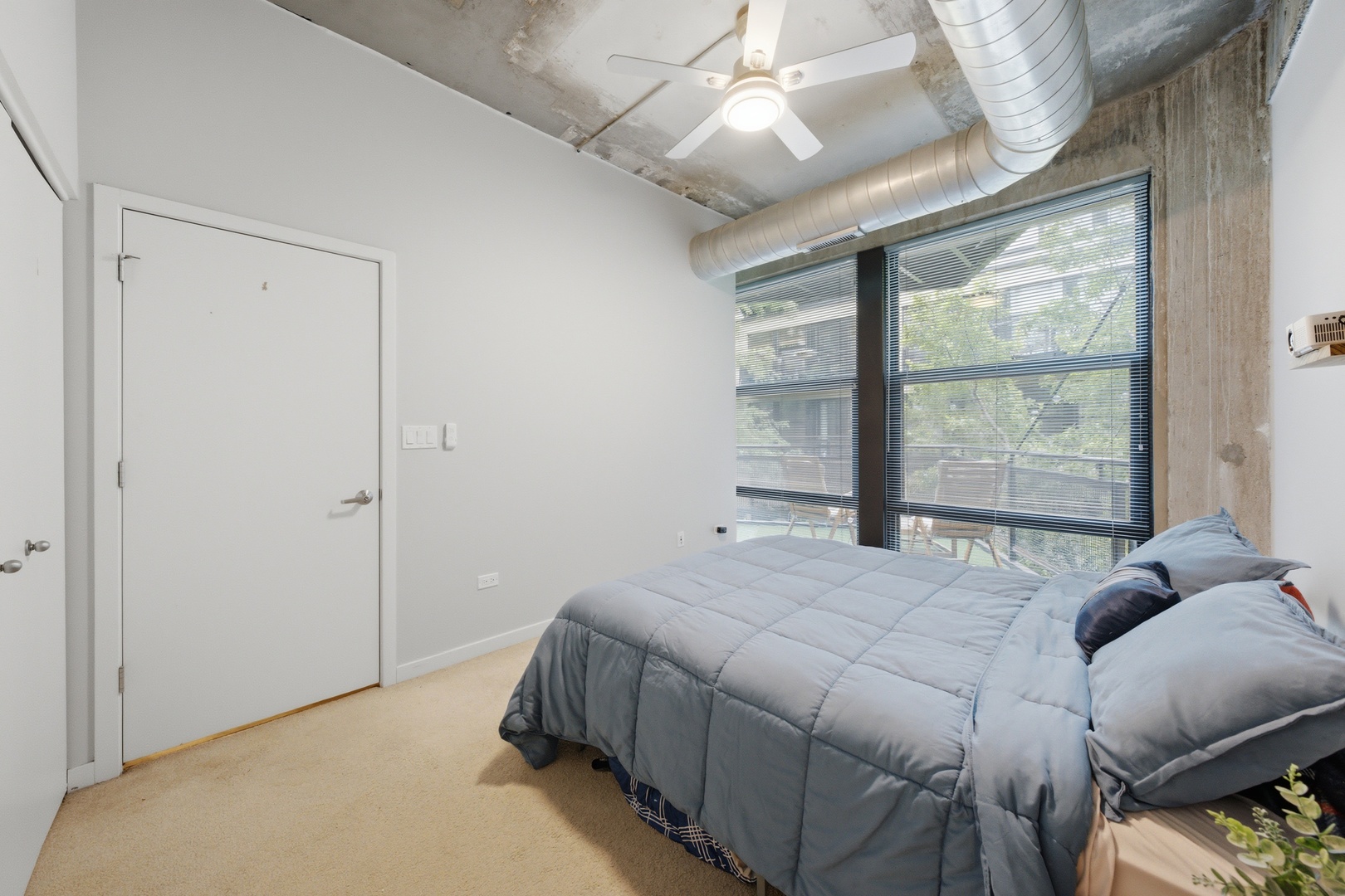 1111 W 14th Place 216 Property Photo 18