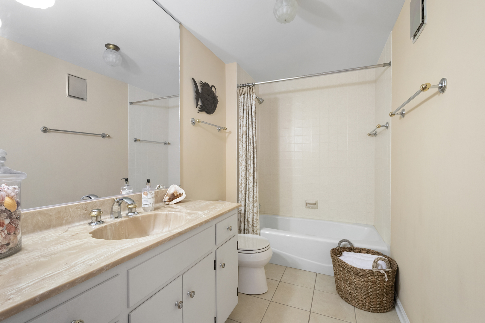 44 Park Lane 223 Property Photo 16