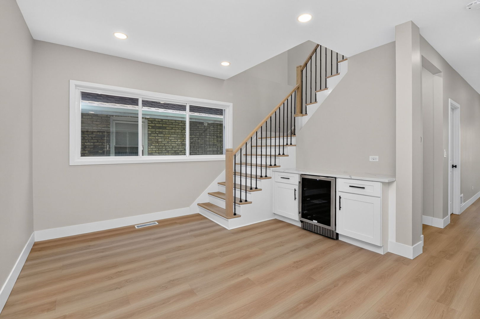 5311 W Cuyler Avenue Property Photo 8