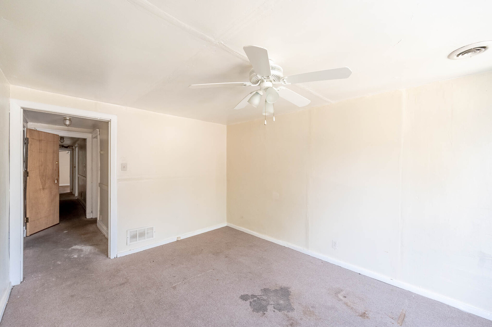1427 E 66th Place Property Photo 3