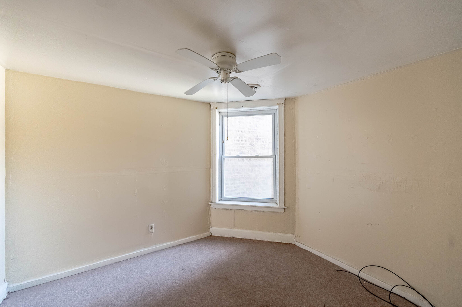 1427 E 66th Place Property Photo 4