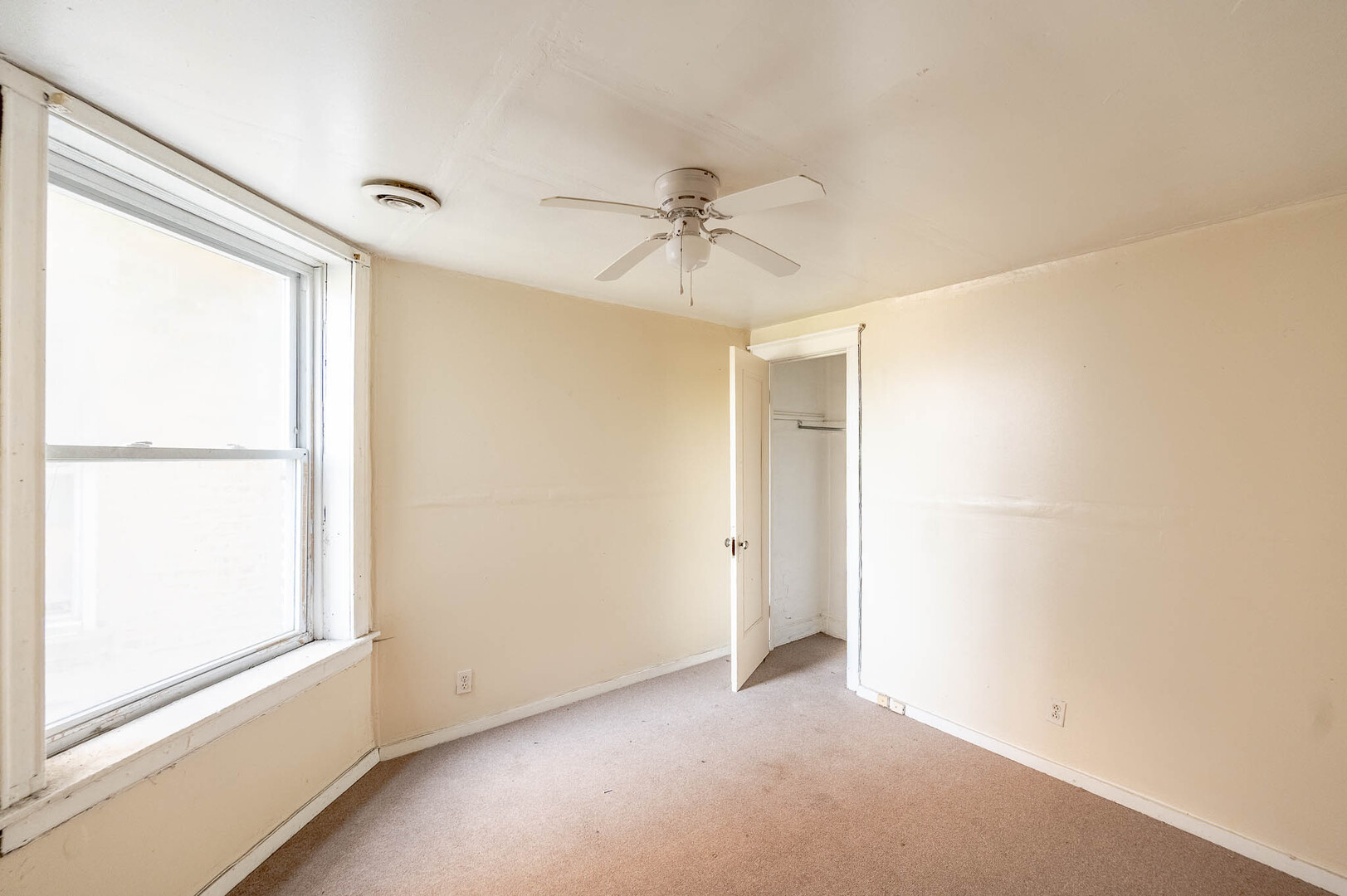 1427 E 66th Place Property Photo 5