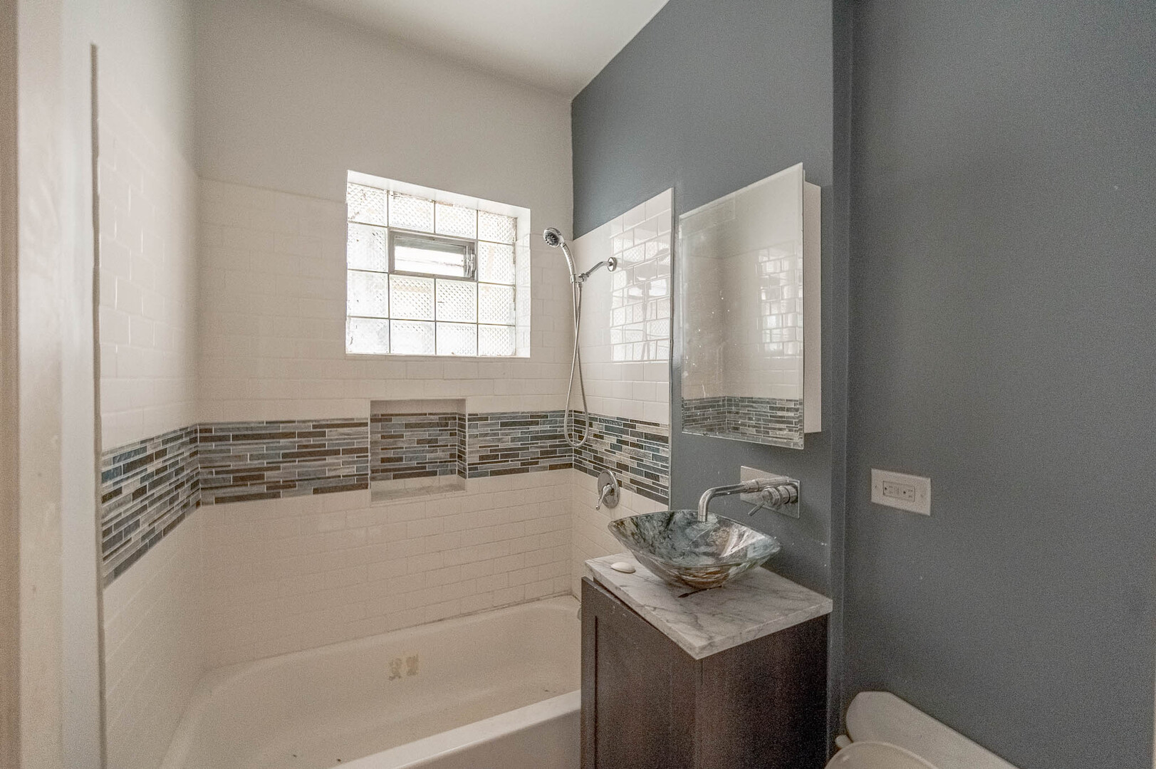 1427 E 66th Place Property Photo 7