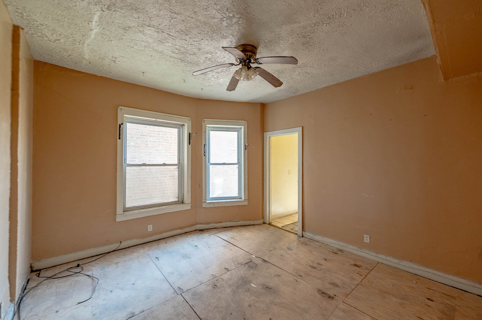 1427 E 66th Place Property Photo 8