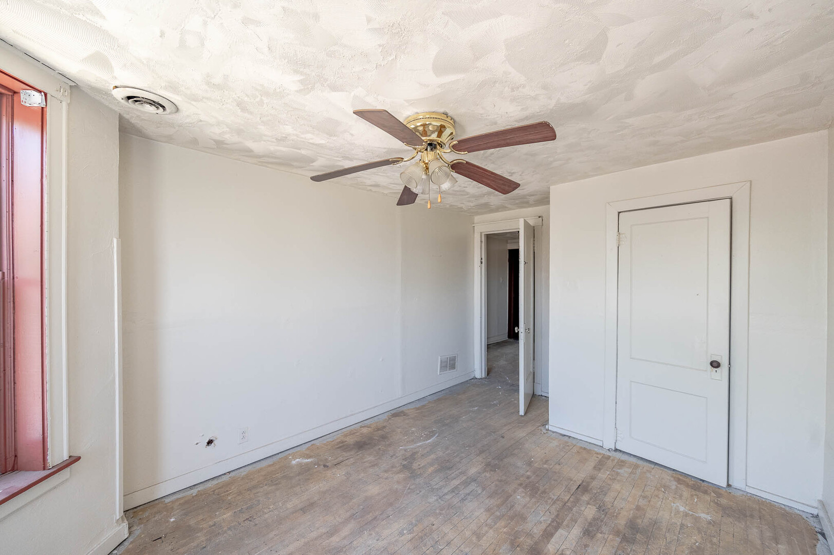 1427 E 66th Place Property Photo 10