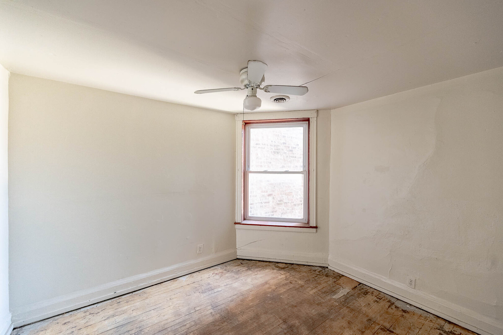 1427 E 66th Place Property Photo 11