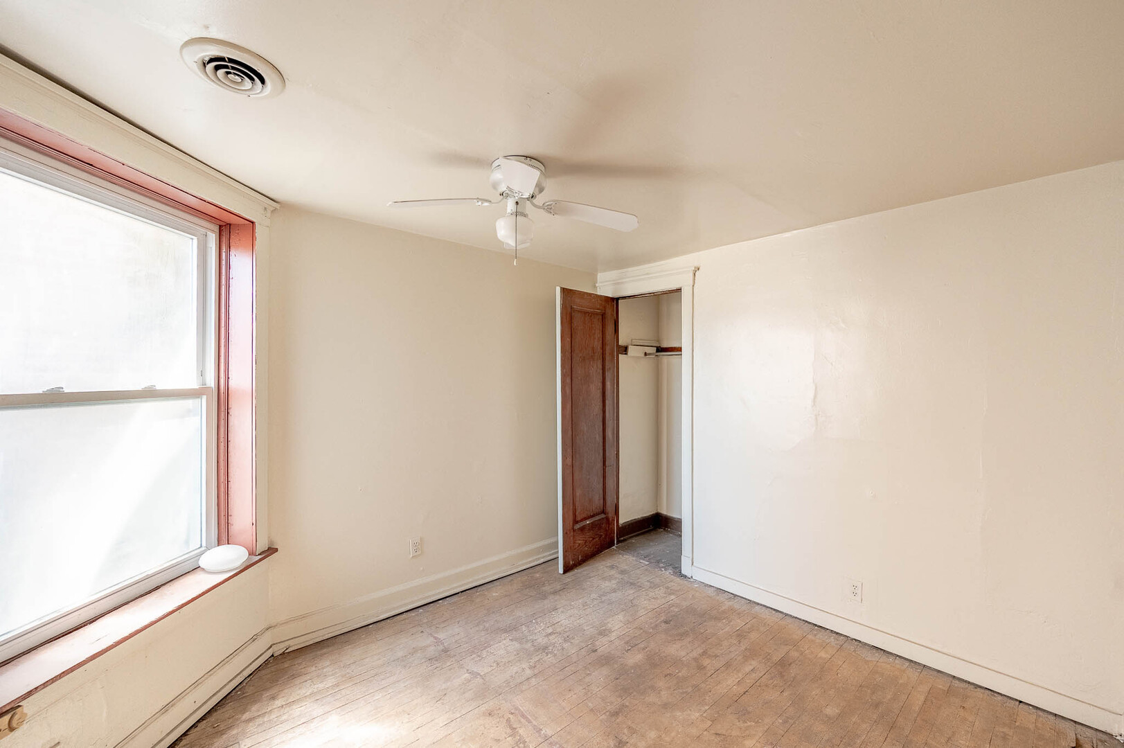 1427 E 66th Place Property Photo 12