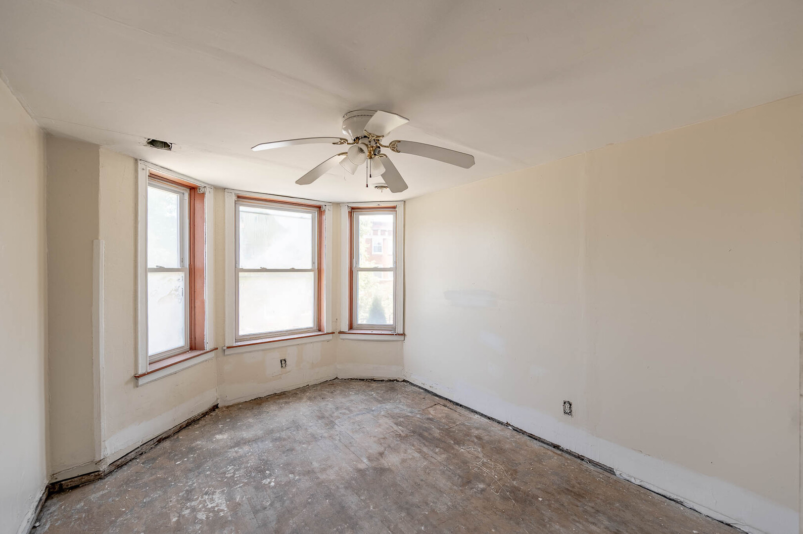 1427 E 66th Place Property Photo 13
