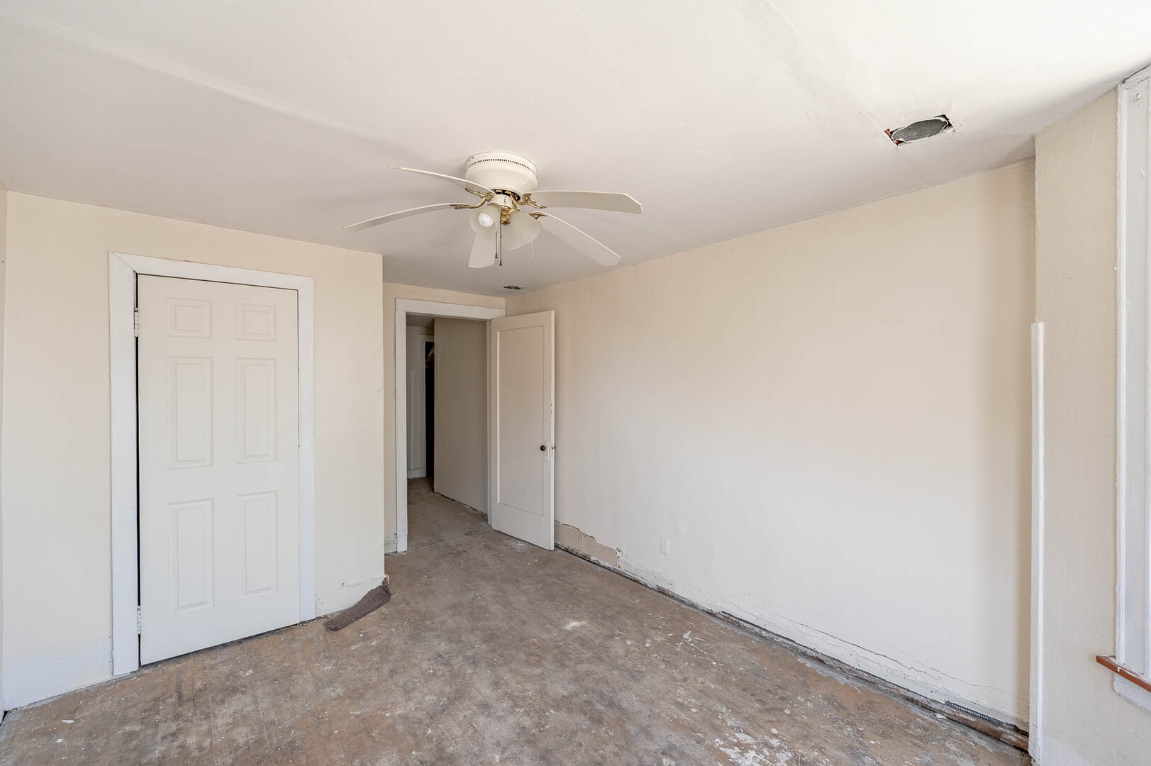 1427 E 66th Place Property Photo 14