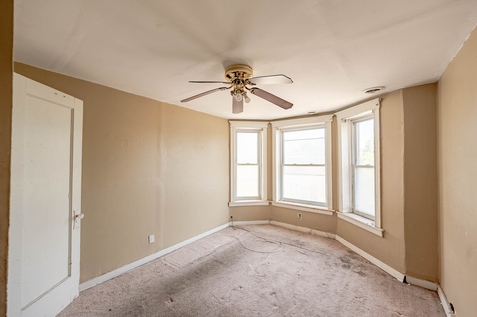 1427 E 66th Place Property Photo 16
