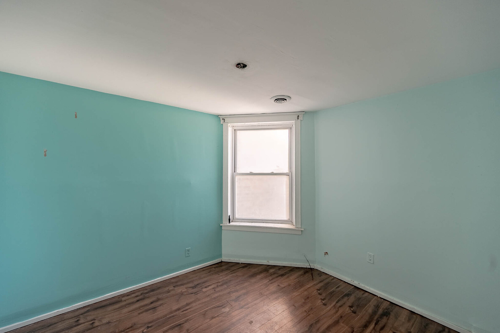 1427 E 66th Place Property Photo 18