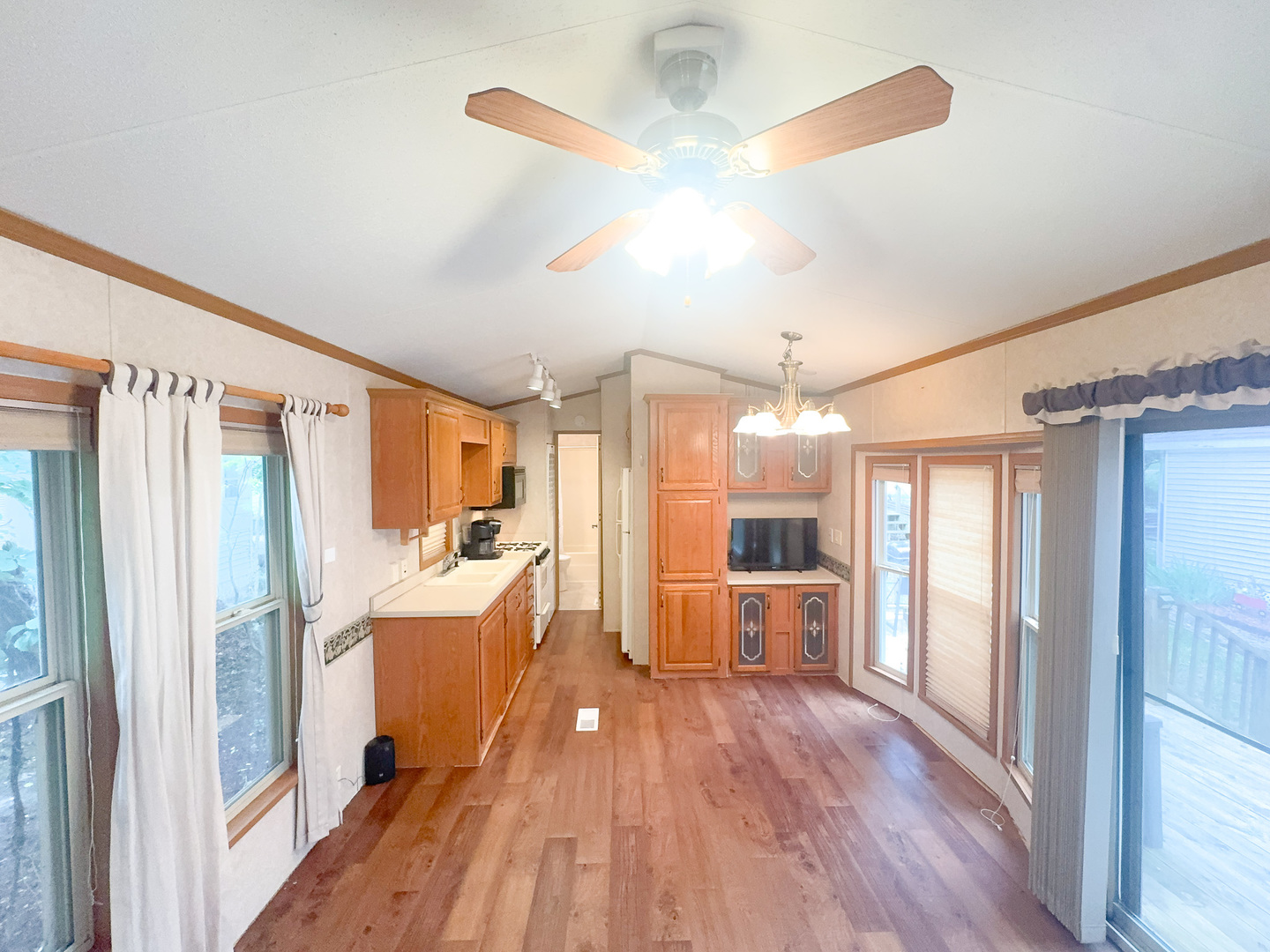 12702025 Property Photo 8