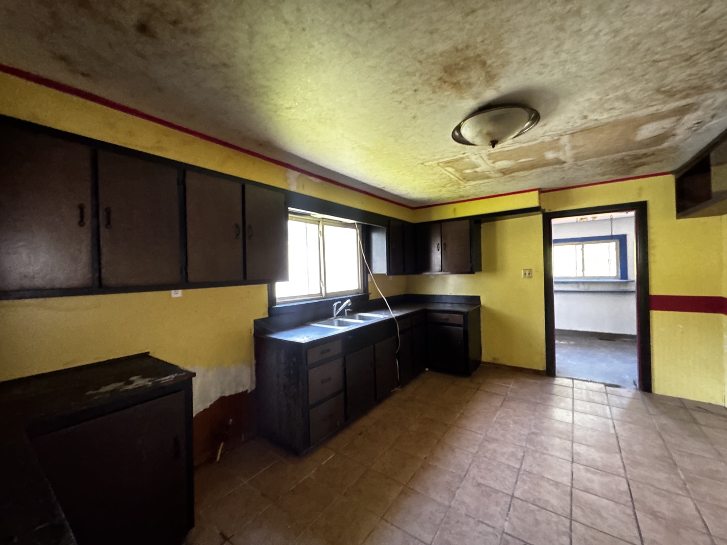 1175 N Jackson Street Property Photo 7
