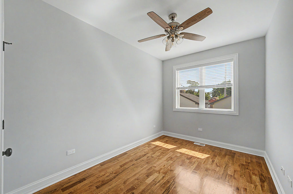 555 N Springfield Avenue Property Photo 11