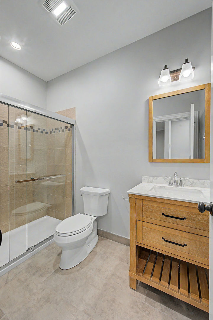 555 N Springfield Avenue Property Photo 16