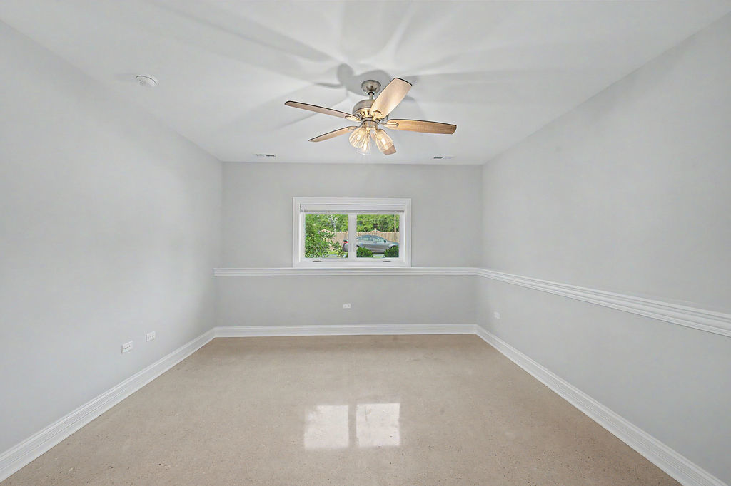 555 N Springfield Avenue Property Photo 17
