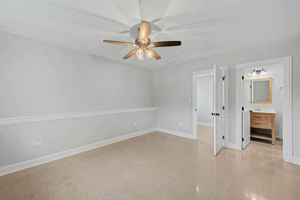 555 N Springfield Avenue Property Photo 18