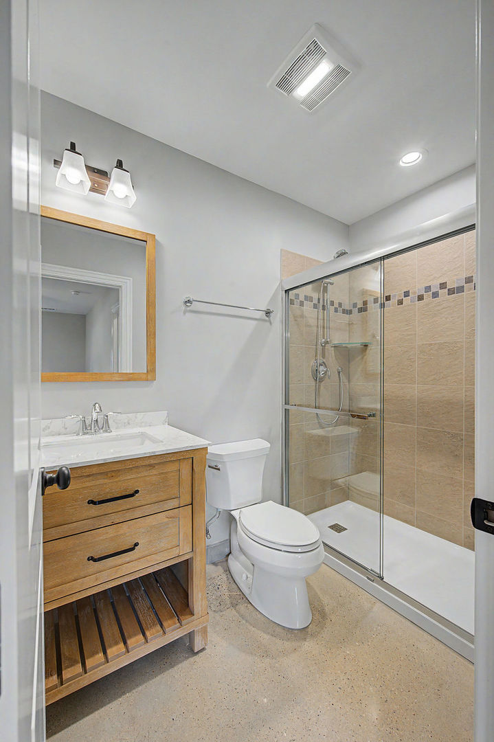 555 N Springfield Avenue Property Photo 21