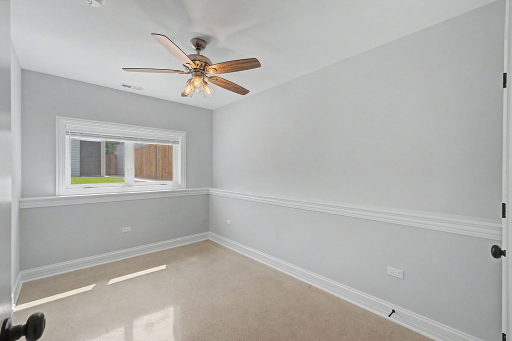 555 N Springfield Avenue Property Photo 26