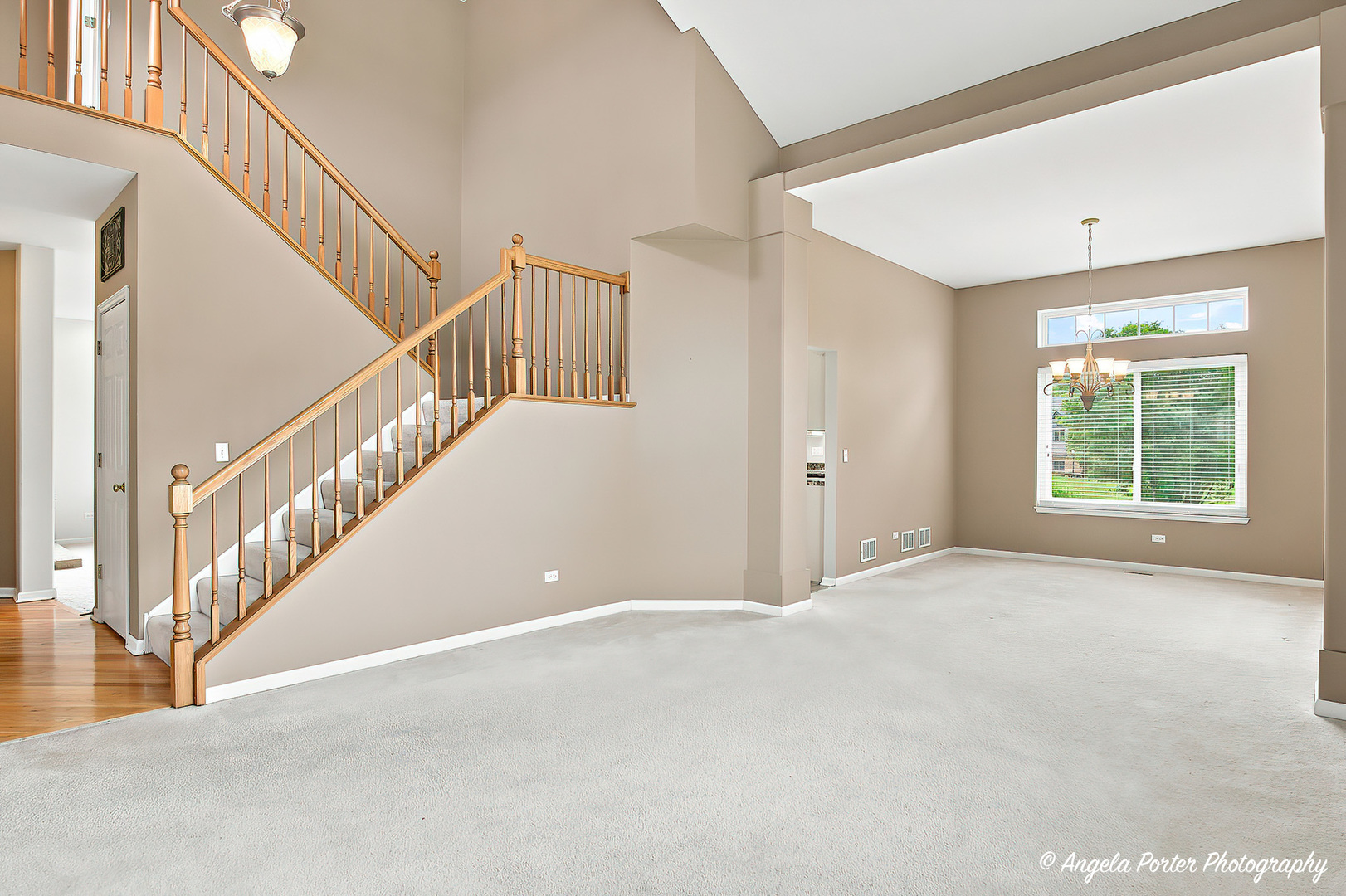331 Hampton Court Property Photo 7
