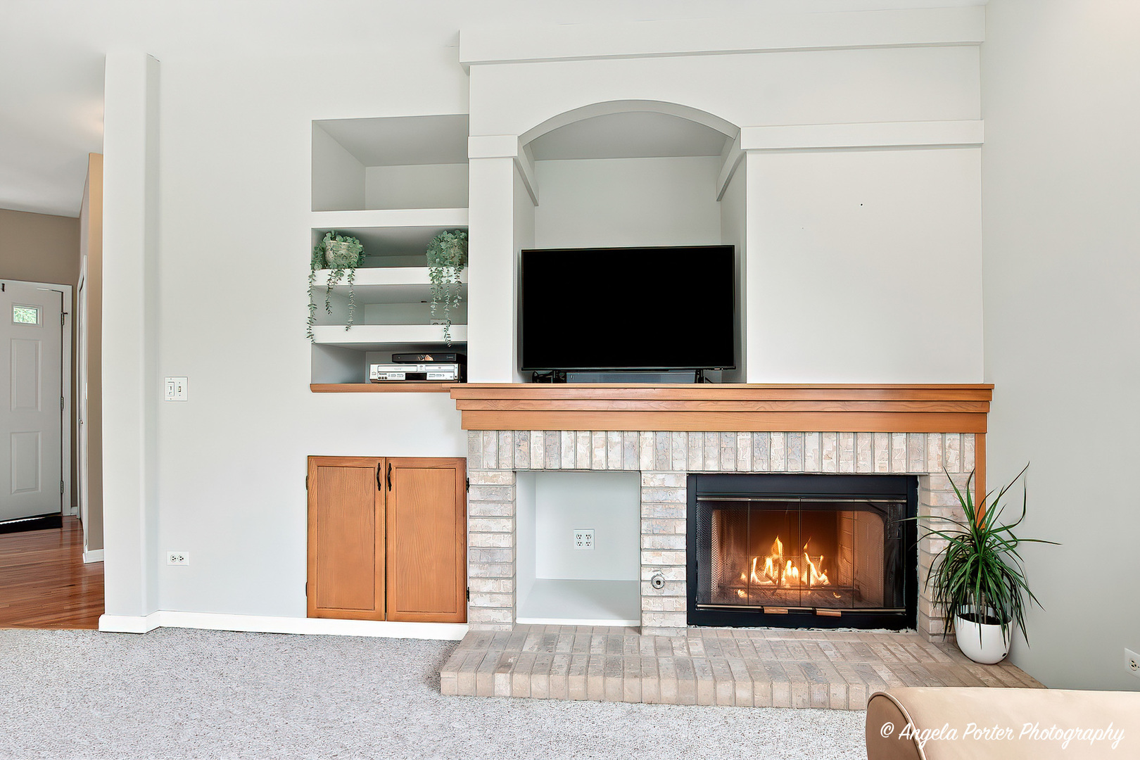 331 Hampton Court Property Photo 14