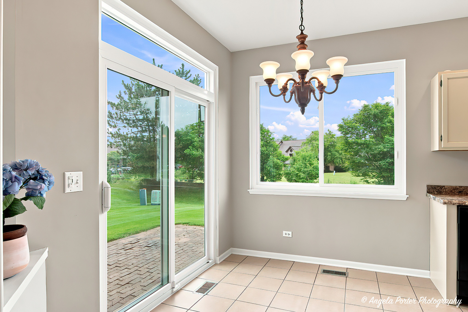 331 Hampton Court Property Photo 22