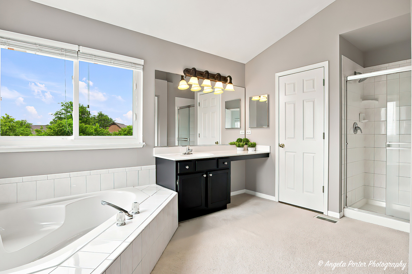 331 Hampton Court Property Photo 30