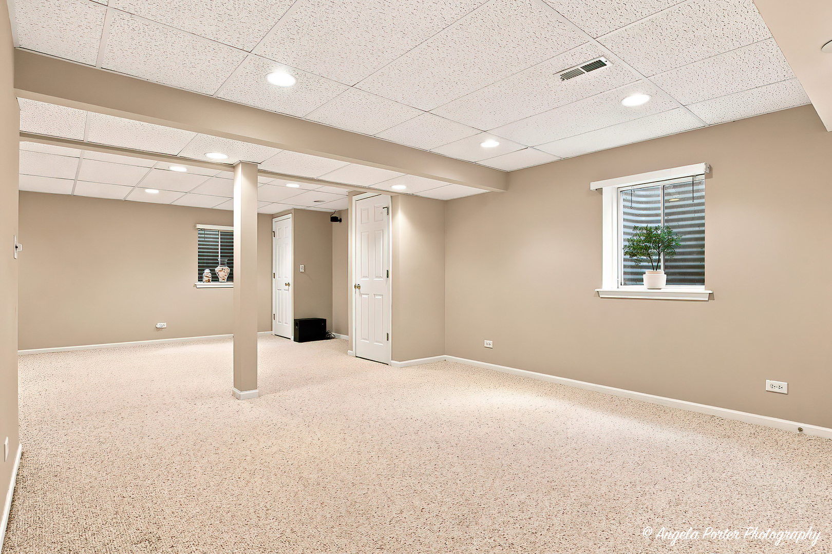 331 Hampton Court Property Photo 35