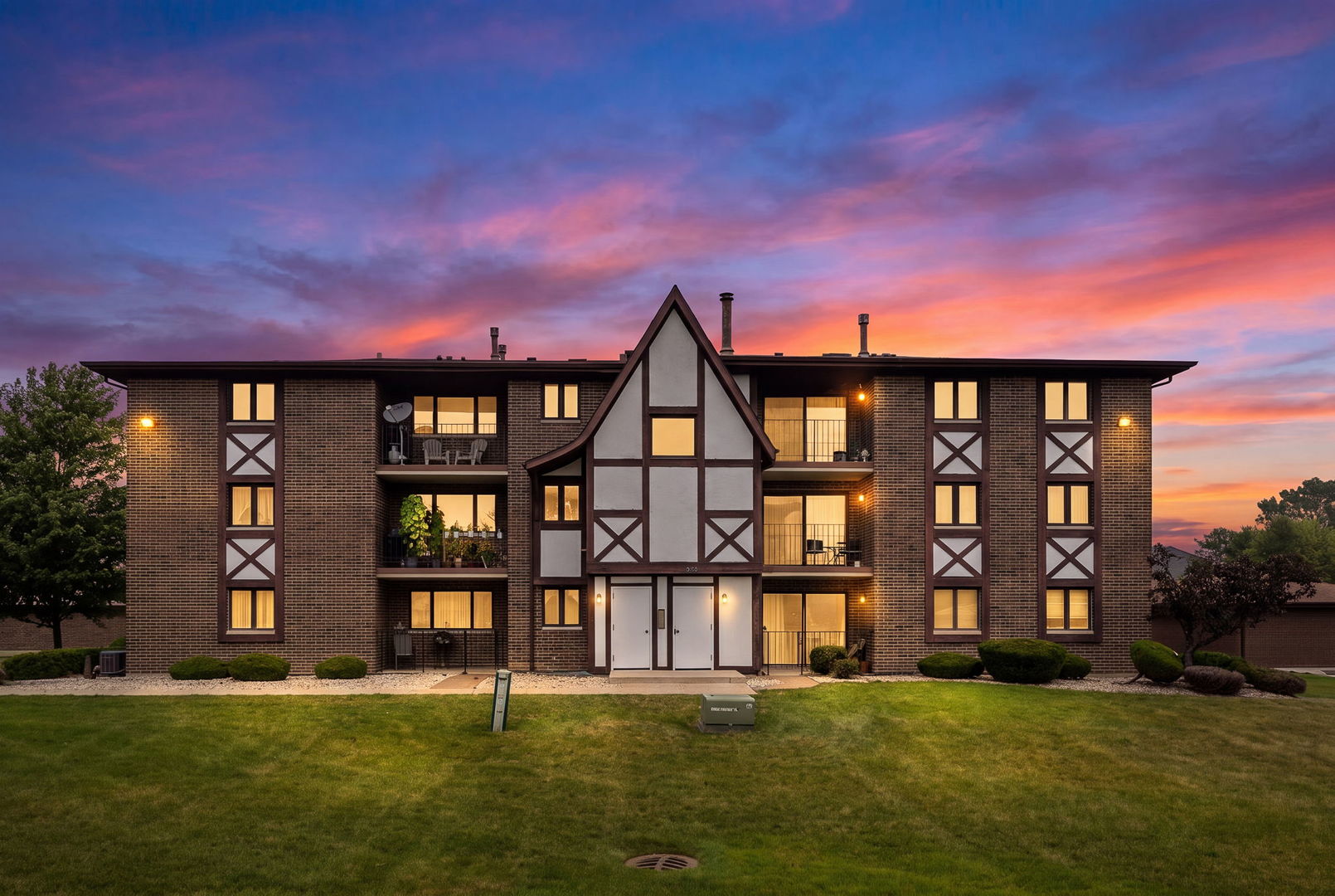 10511 S Roberts Road 2A