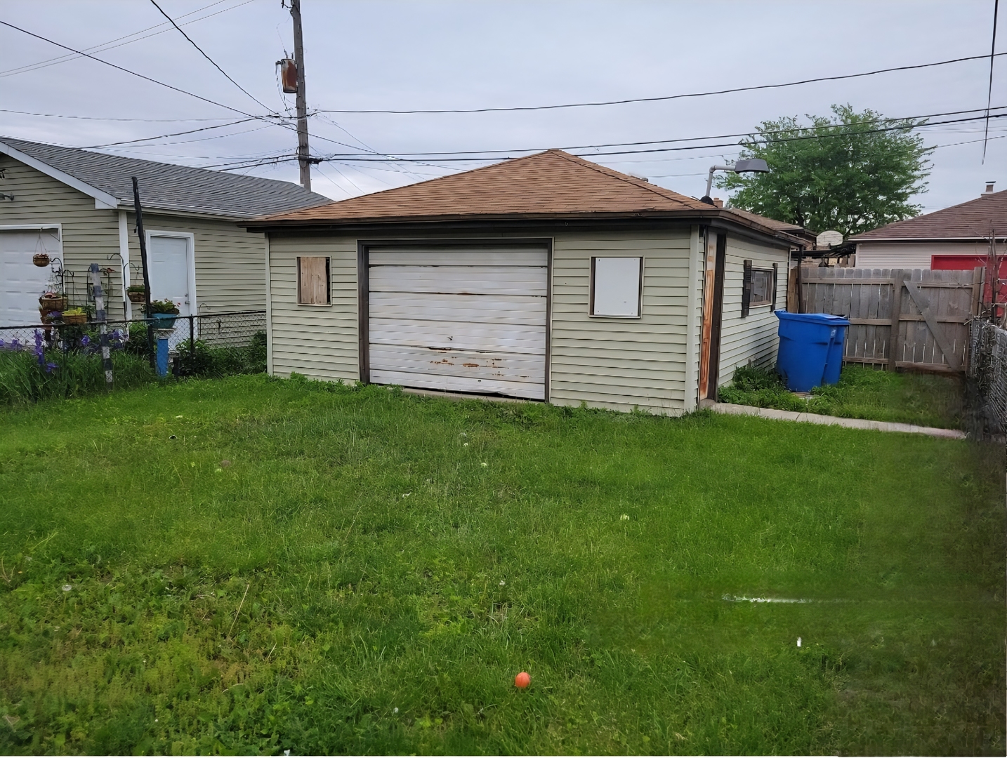 4637 S Kilpatrick Avenue Property Photo 3
