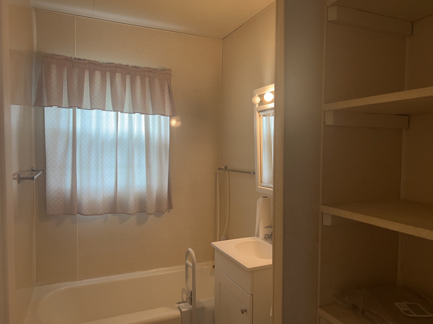 1353 Fairlawn Drive Property Photo 8