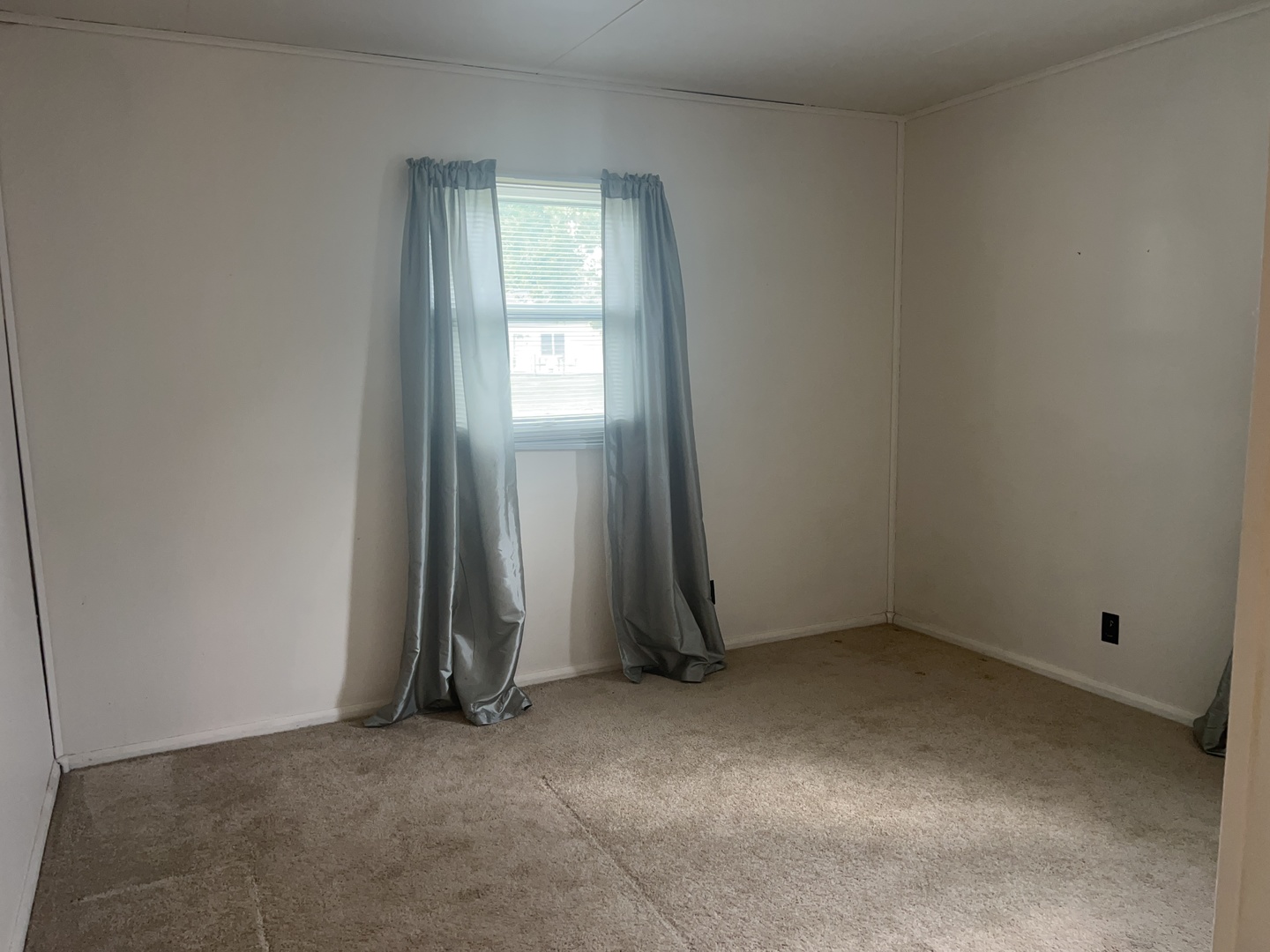 1353 Fairlawn Drive Property Photo 10