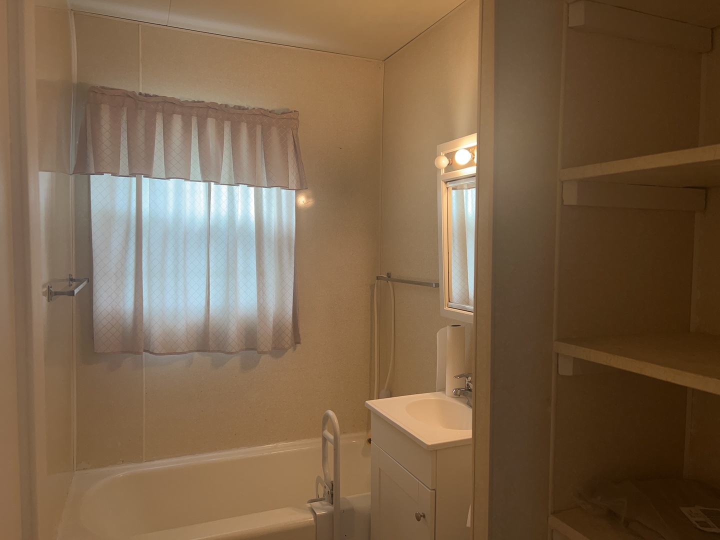1353 Fairlawn Drive Property Photo 11